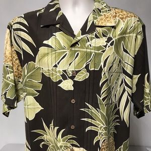 Tommy Bahama Camp Shirt Size Medium